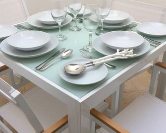 Chic apartment in top location fast WiFi Smart TV - Lagos - Dining room