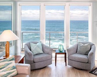 Oceanfront, Whale Watching, Pool - Whalers View - Depoe Bay - Wohnzimmer
