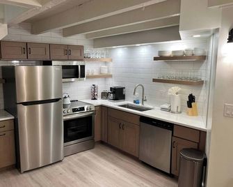 Ski Condo at Base - Walk to Gondola & Dining! - Steamboat Springs - Kitchen