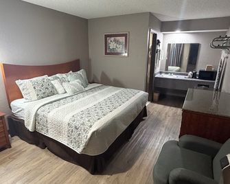 Colonial Inn - Shawnee