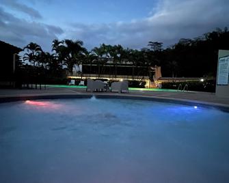 Hacienda Villa Sotomayor - Adjuntas - Piscina