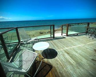 Corcega Beachfront Suites - Rincon - Balcony