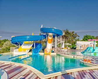 Mera Onix Cap Aurora - Mangalia - Piscină