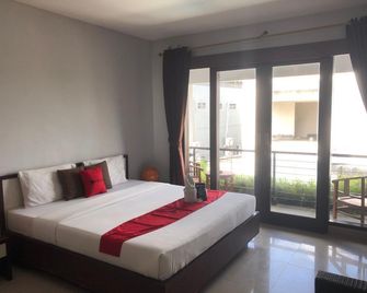 RedDoorz near Jimbaran Beach 2 - קוטה