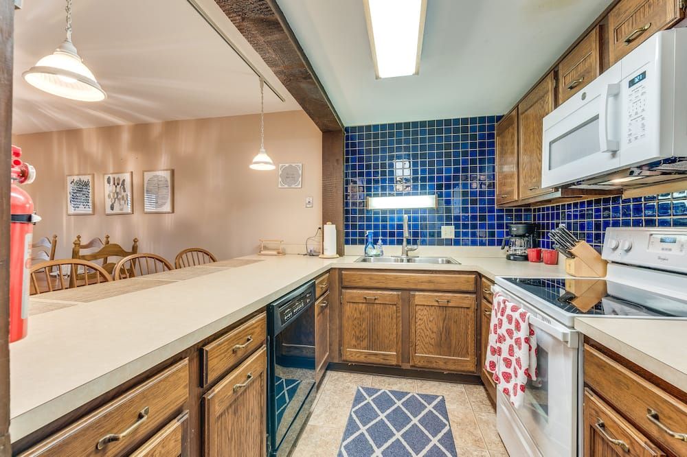 Community Beach Access Lake Harmony Townhome - ليك هارمونى - مطبخ