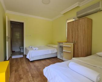 Orange Beach Camp - Beldibi - Ložnice