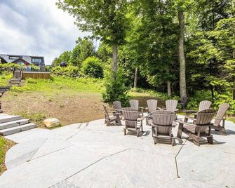Luxury Cottage on Private Lake - Dwight - Binnenhof
