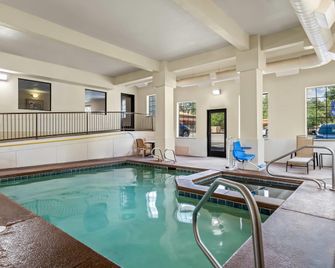 Comfort Inn and Suites Midtown - Ruidoso - Pool