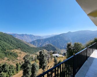 Goroomgo Grand Kailash View Homestay Hp - Khajjiar - Balcony