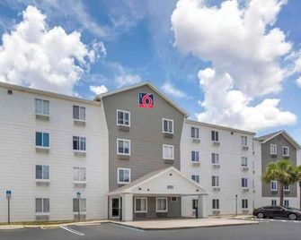 Ada Full Bed,tub,nsmk|kitchen|studio 6 Fort Myers - Fort Myers - Bygning