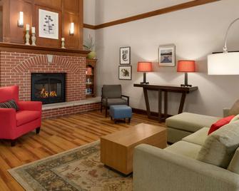 Country Inn & Suites by Radisson, Appleton N, WI - Little Chute - Living room