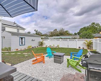 Tampa Bay Area Cottage with Gas Grill and Fire Pit! - Safety Harbor - Patio