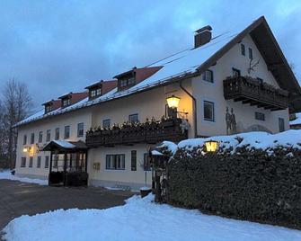 Landgasthof zum Papyrer - Lenggries - Gebouw