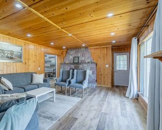 Muskoka House 4bdr Bbq 55'Hdtv Wifi Ac Sleep12 - Muskoka - Salon