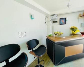 Hello Airport Hotel, Katunayaka - Katunayake - Рецепція
