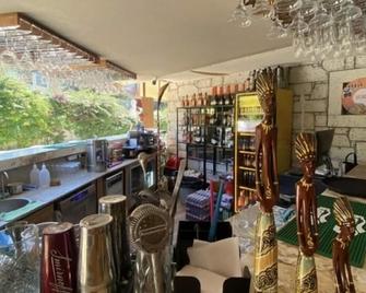 Cat Kapi Alacati - Cesme - Bar