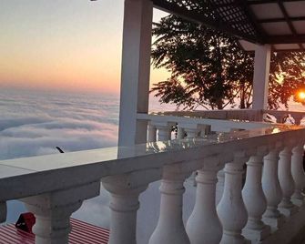 Paatli Fort Estate Resort - Uttarkāshi - Balcón