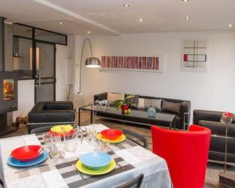 The mountain house Julierre - La Motte-d'Aveillans - Comedor