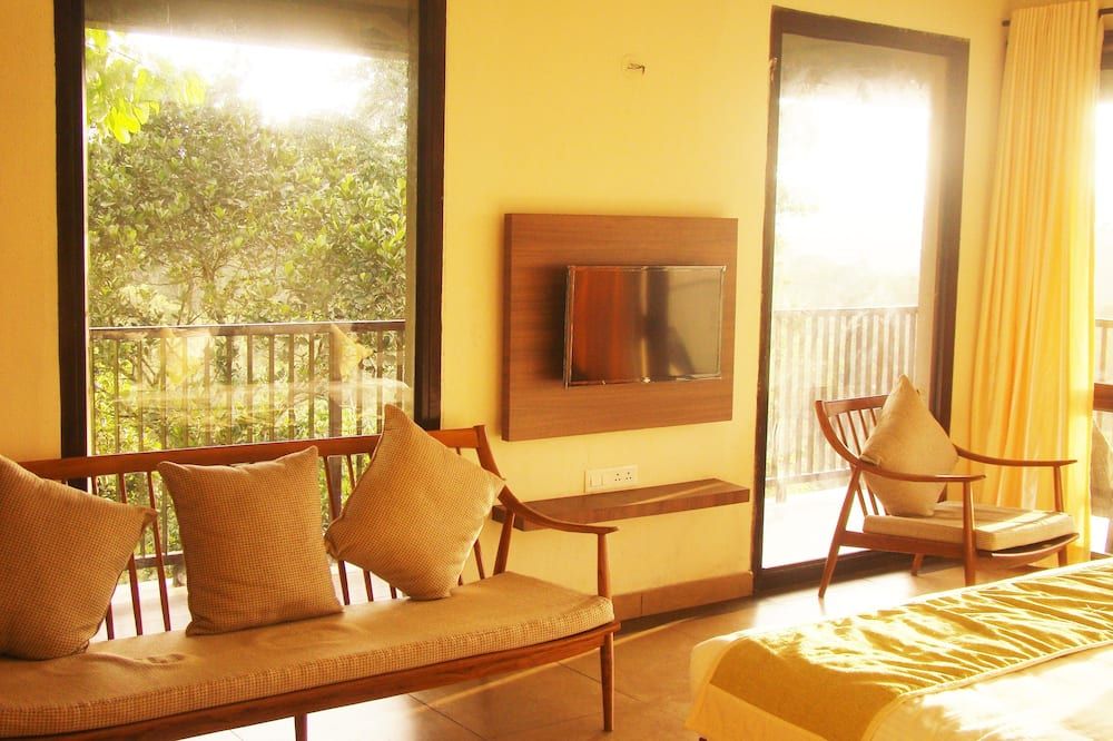 The Mountain Courtyard - Thekkady