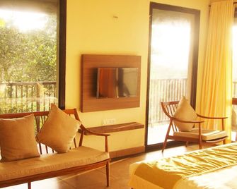 The Mountain Courtyard - Thekkady