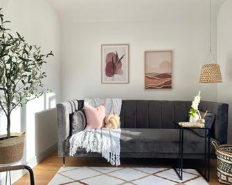 Hounds Gate Luxury Apartments by 1508 Stays - Nottingham - Living room
