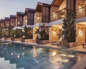 Day One Beach Resort & Spa - Adult Only - אלניה - בריכה