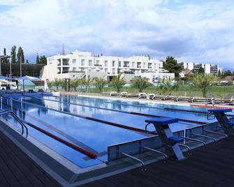 Sport Inn Hotel - Sotsji - Zwembad