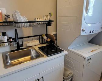 Oceanview bonus room loft - Nanaimo - Kitchen