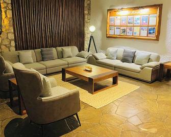 Taita Hills Safari Resort & Spa - Taita Hills - Living room