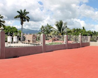 Orlando and Friends Rooms - Trinidad - Budova