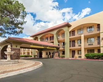 Quality Inn Airport East - El Paso - Edifício