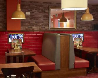 Darrington by Greene King Inns - Понтефракт - Бар