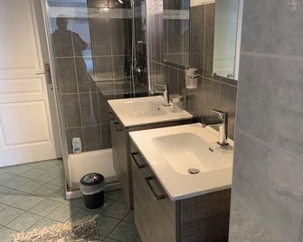 La ferme d'aristide - Saillenard - Bathroom