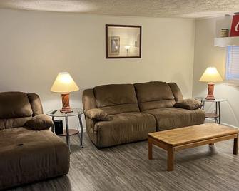 Wonderful 3 Bedroom home close to the Shawnee National Forest - Harrisburg - Sala de estar