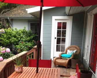 Weekly and monthly discounts Business license 1726 - Sebastopol - Patio