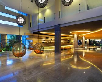 b Hotel Bali & Spa - Denpasar - Lobby