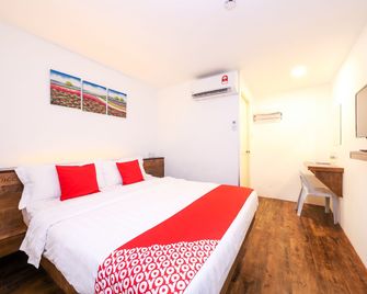 Oyo 836 Mandurah Room & Cafe - Kuching Utara - Slaapkamer