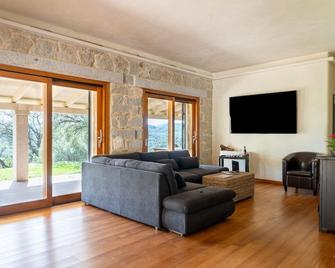 Jacuzzi | Nature | Parking Places | 10 min from the Sea - Loceri - Living room