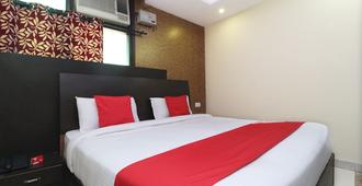 OYO 4849 Hotel Staywell - Zerakpur - Bedroom
