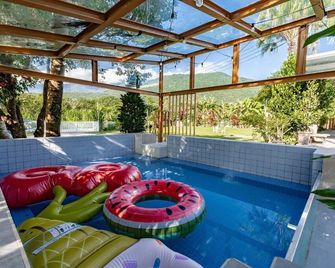 Cloud Sun Homestay - Shoufeng Township - Pool