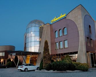 Hotel Amadeus - Wodzisław Śląski - Budynek