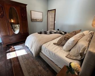 Cozy Historical Guesthouse in Anderson Valley Vineyards - Geyserville - Habitación