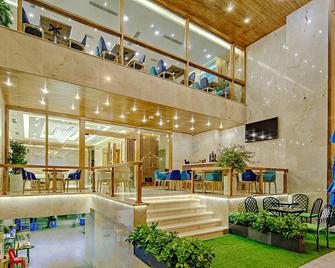Seashore Hotel & Apartment - Da Nang