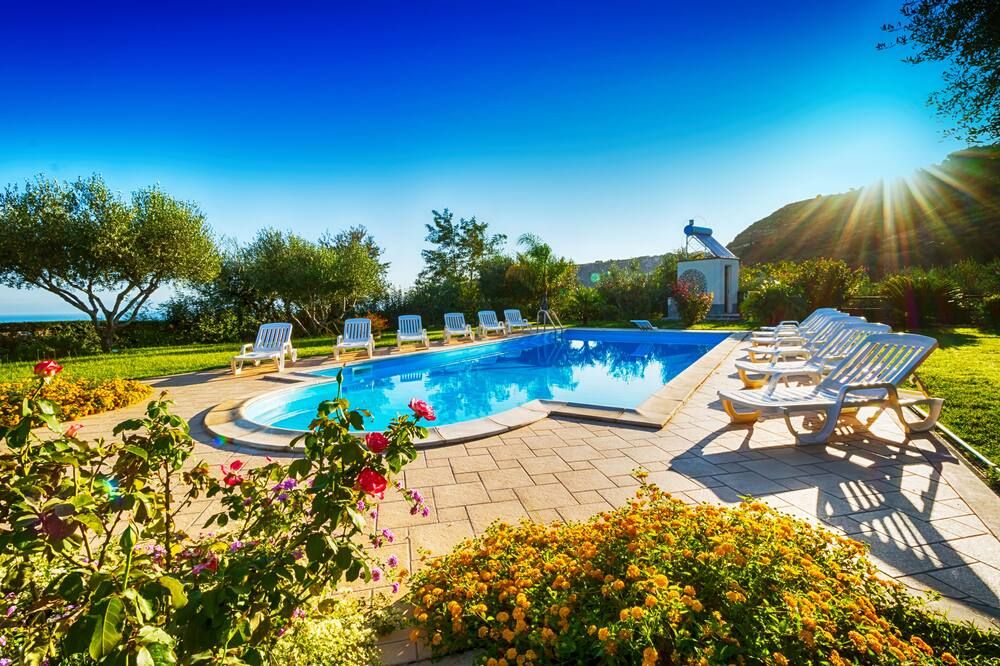 Villa Garden - טרופאה - בריכה