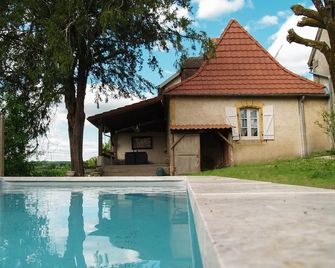 La Maison d'Eugénie, private heated pool, near Lascaux - La Bachellerie - Piscina