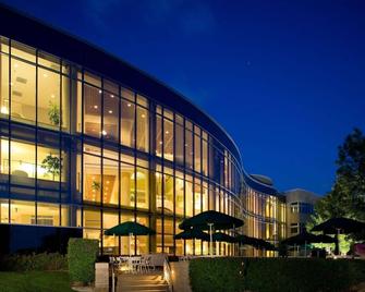 Oak Ridge Hotel & Conference Center - Chaska - Building
