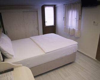 Golden Stone Butik Otel - Cesme - Habitación