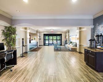 Sleep Inn & Suites - Dunmore - Lobby