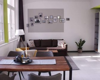 Family room-Family-Ensuite with Bath-List 22 - Leipzig