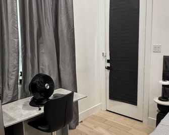 New Build Inlaw suite Uptown Galleria Rodeo Houston 275 sqf studio apt - 休士頓